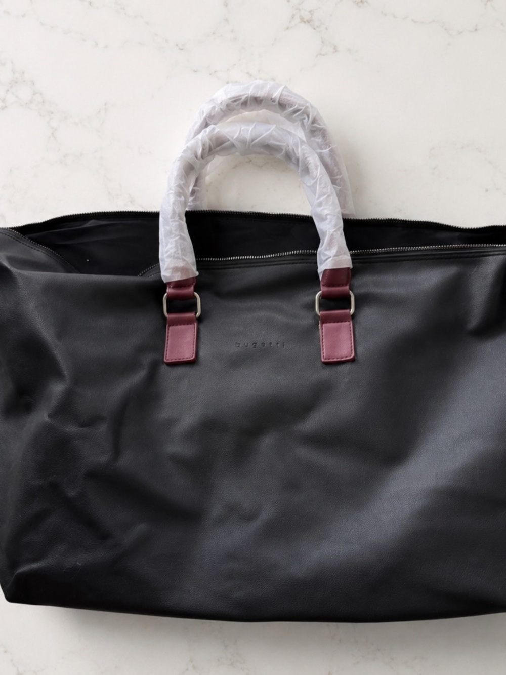 Bugatti Black Travel Weekender with Burgundy Accent Handles - Picture 2 of 2